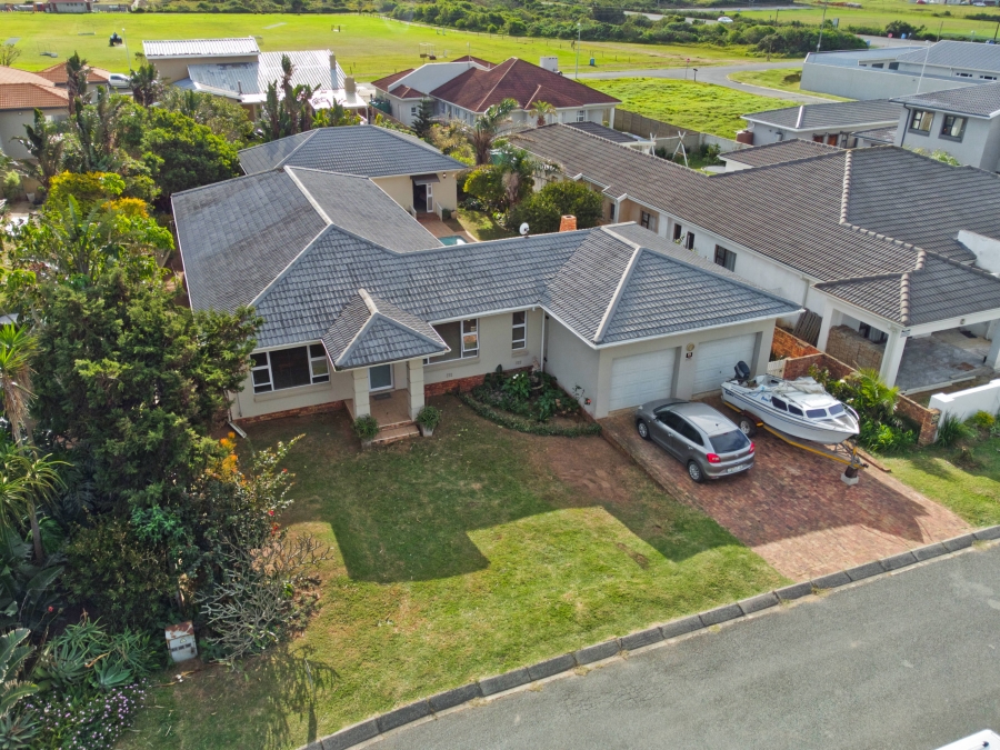6 Bedroom Property for Sale in Kidds Beach Eastern Cape